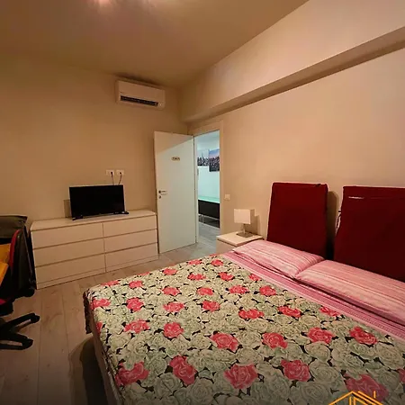 Carloalbertoapartment A- By Homes In Apartment