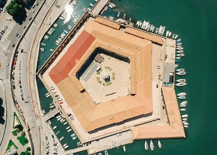 Carloalbertoapartment A- By Homes In * Ancona